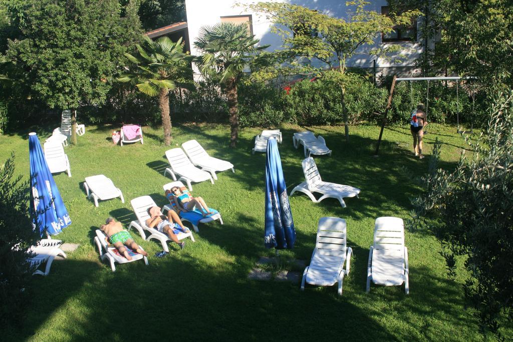 Residence Miralago Rooms&Apartments Manerba del Garda Exterior foto