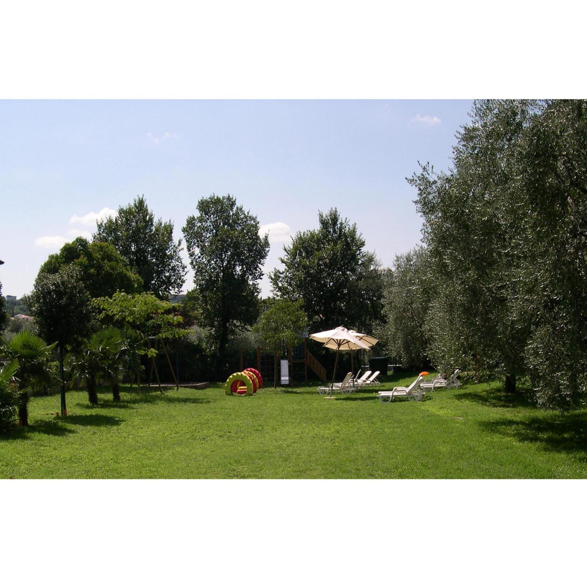 Residence Miralago Rooms&Apartments Manerba del Garda Exterior foto