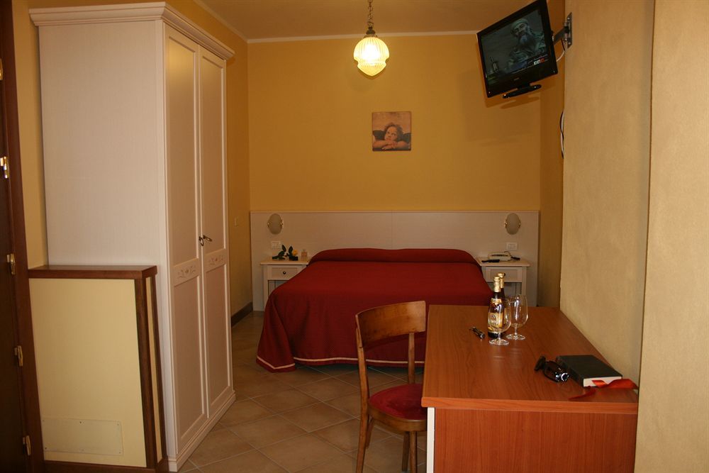 Residence Miralago Rooms&Apartments Manerba del Garda Exterior foto