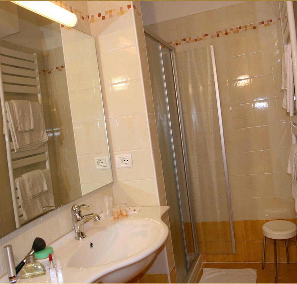 Residence Miralago Rooms&Apartments Manerba del Garda Exterior foto