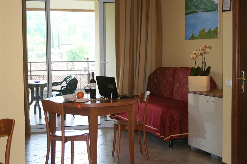 Residence Miralago Rooms&Apartments Manerba del Garda Exterior foto