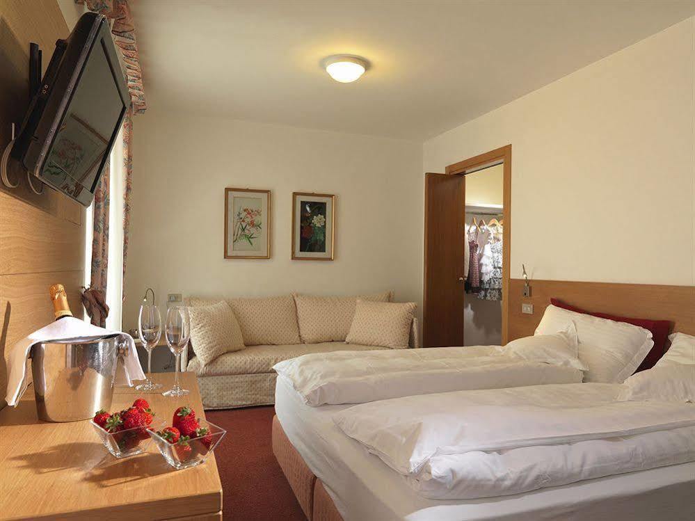 Residence Miralago Rooms&Apartments Manerba del Garda Exterior foto