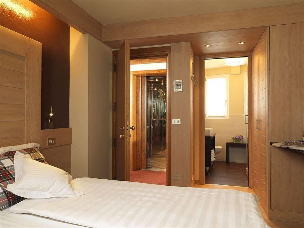Residence Miralago Rooms&Apartments Manerba del Garda Exterior foto