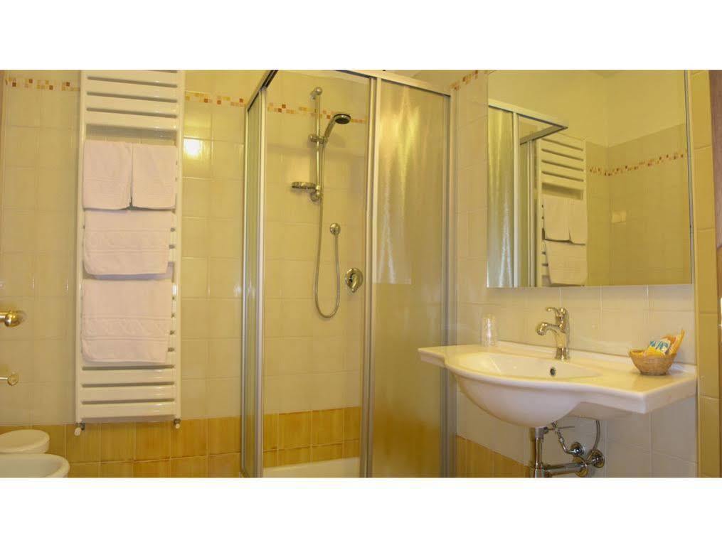 Residence Miralago Rooms&Apartments Manerba del Garda Exterior foto