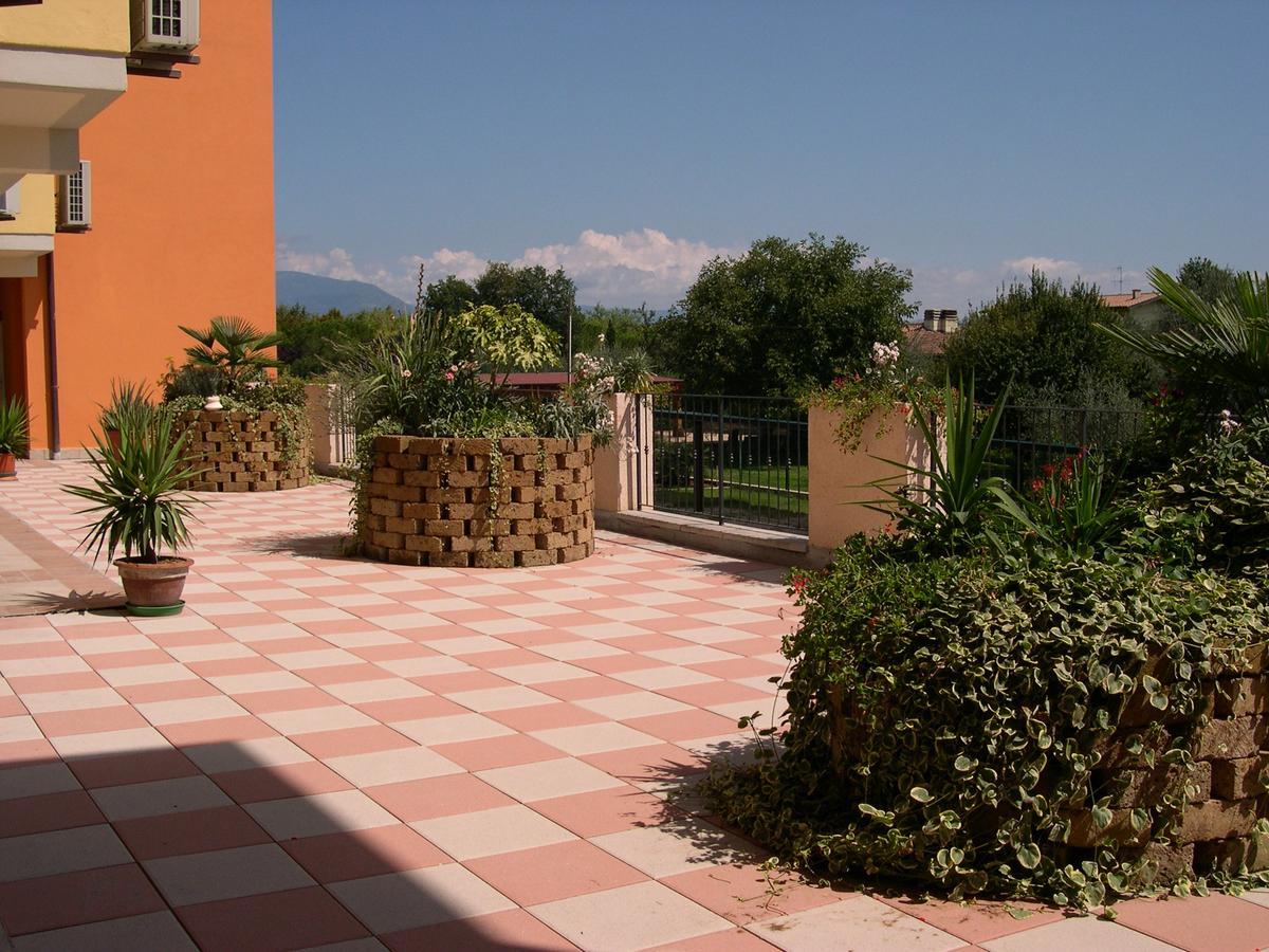 Residence Miralago Rooms&Apartments Manerba del Garda Exterior foto