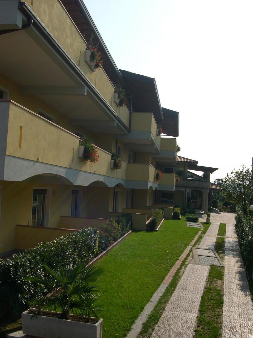 Residence Miralago Rooms&Apartments Manerba del Garda Exterior foto